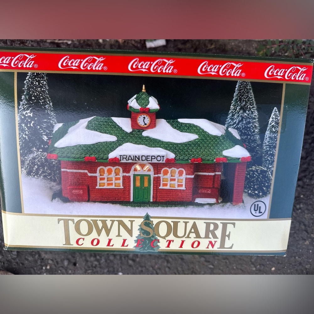Coca Cola Town Square Collection Lighted Train Depot Station 1991 Retired NIB